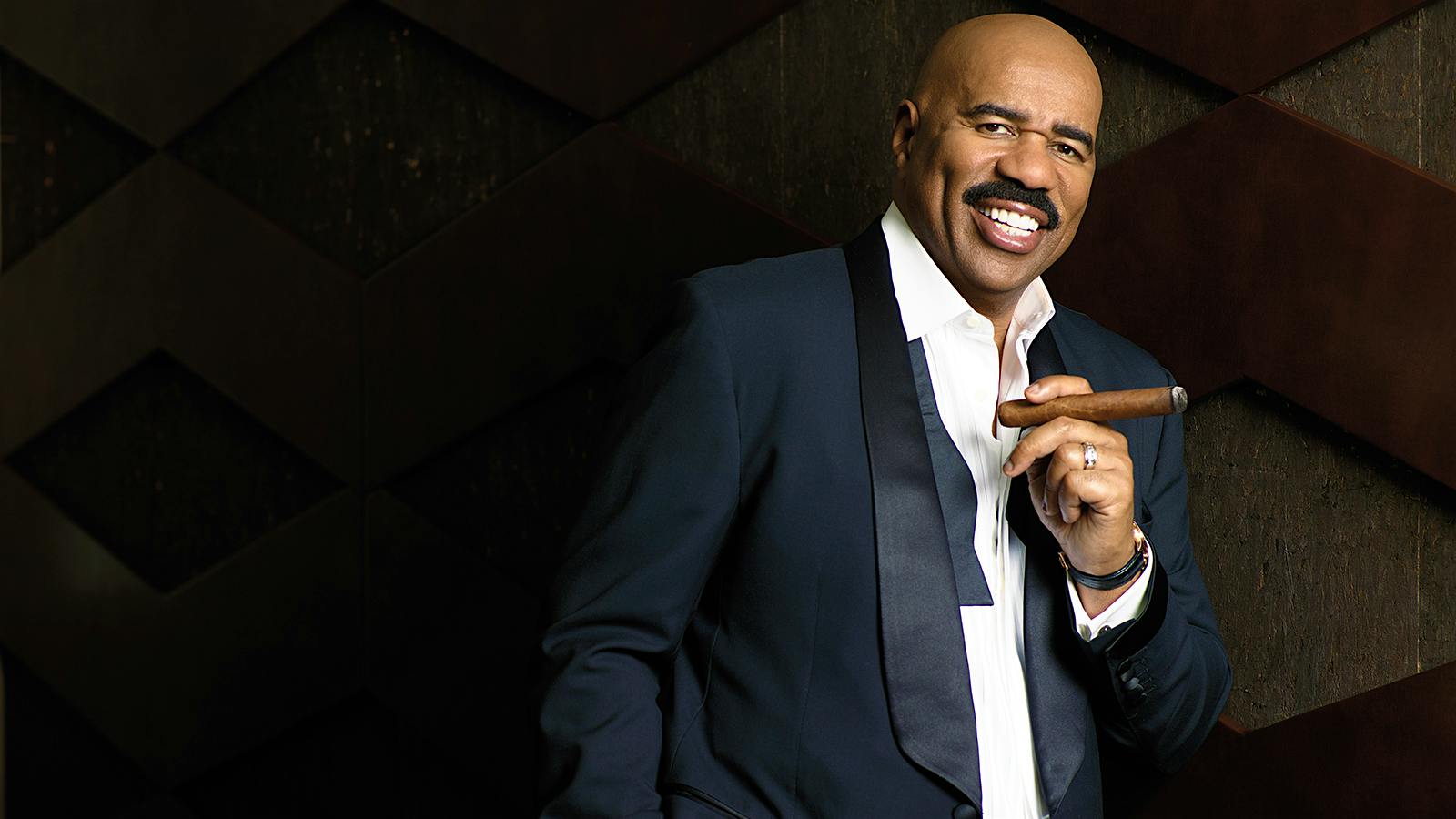 The Inspiring Journey of Steve Harvey: From Stand-Up Comedian to Multifaceted Entertainer